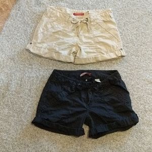 Women' s UnionBay two pairs of shorts 9 juniors